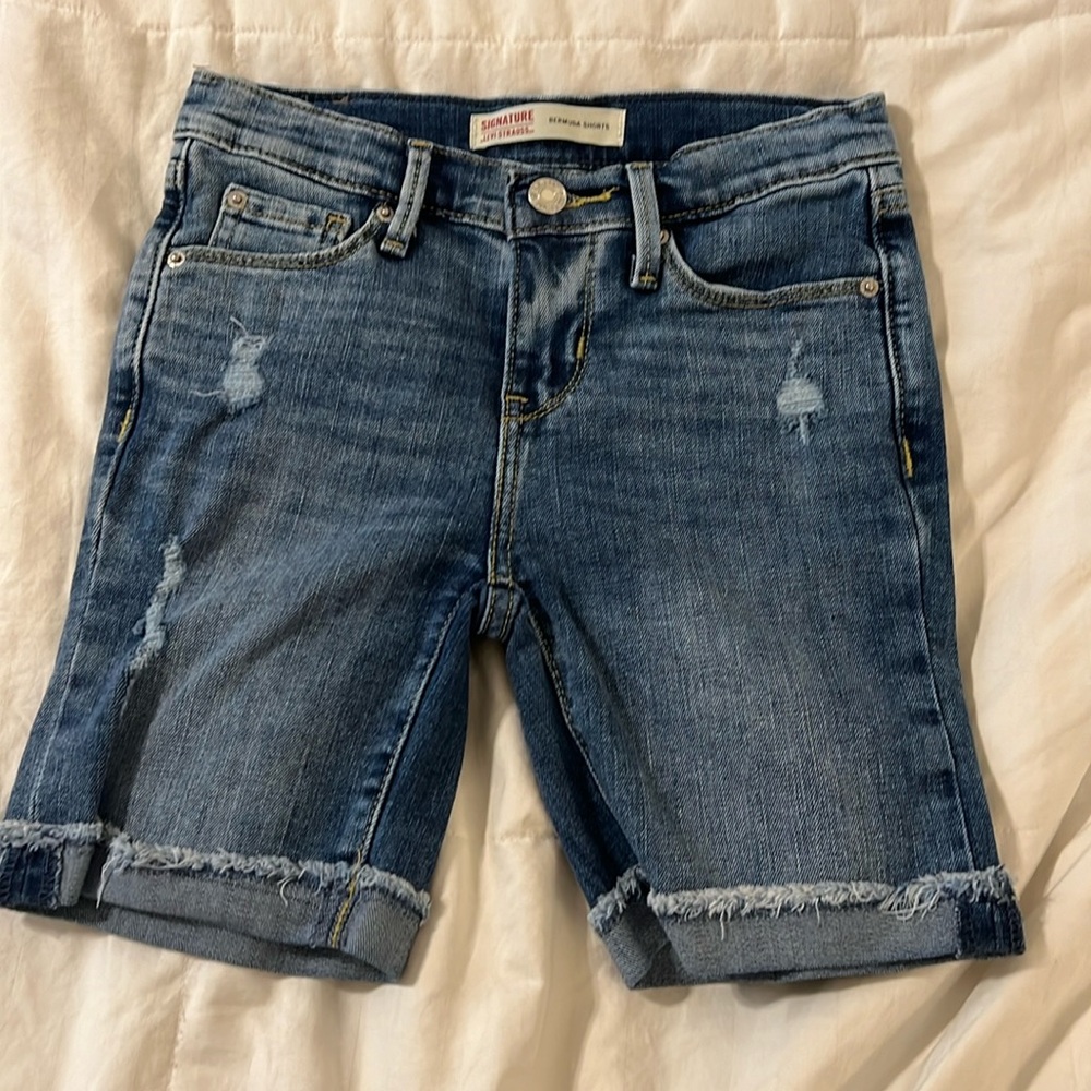 Signature Levi Strauss Girls Jean Bermuda 6”‎ inseam Shorts Size 8